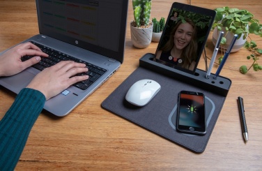Logo trade advertising products image of: Air mousepad with 5W wireless charging and USB