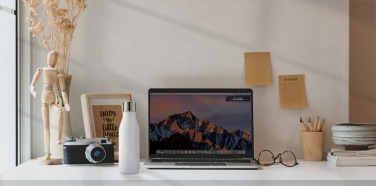 Logotrade meene foto: UV-C sterilisaatoriga roostevabast terasest vaakumpudel